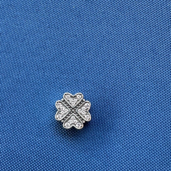 925 Italy Sterling Silver Elegant Clover Charm for Pandora - Picture 5 of 6